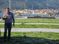 La incertidumbre agudiza el pesar en Muros, donde los vecinos de los marineros desean "siquiera que aparezca"