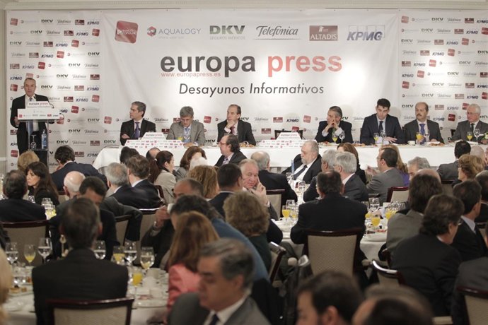 El presidente de la CNMC, José María Marín Quemada, desayuno Europa Press