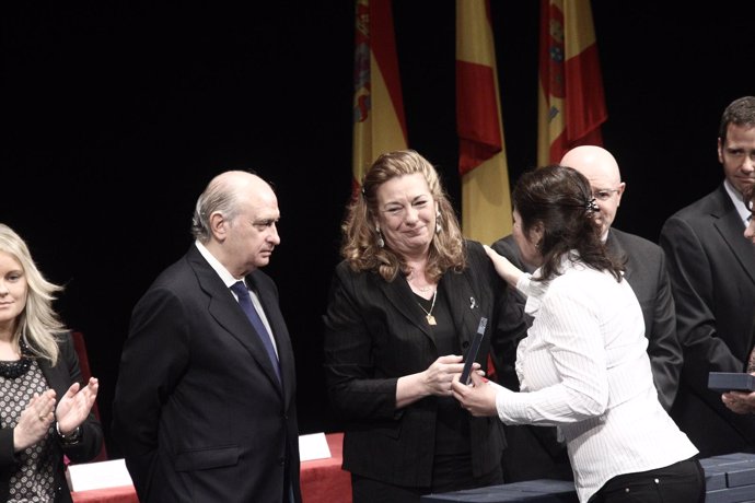 Fernández Díaz, homenaje a víctimas del 11-M en el Teatro real