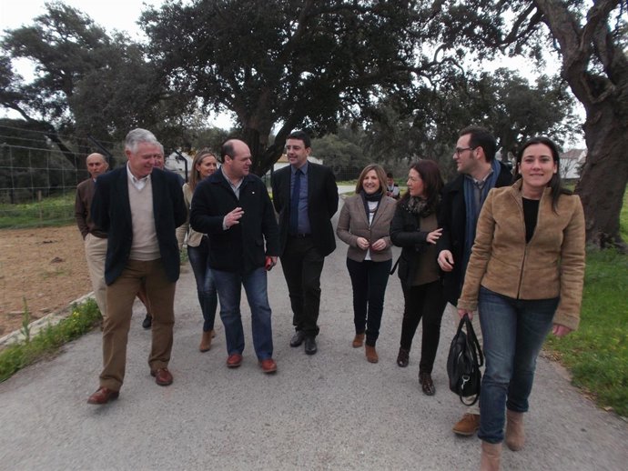 Visita de Mario Jiménez, Irene García y otros socialistas a La Almoraima