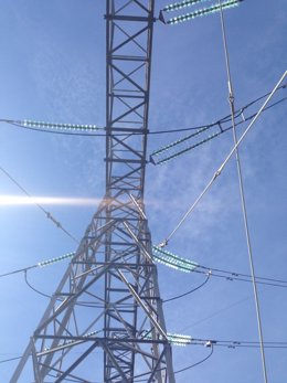 Torres de alta tensión, electricidad, luz