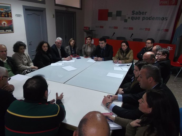 Mario Jiménez (PSOE-A) se reúne con colectivos en La Línea