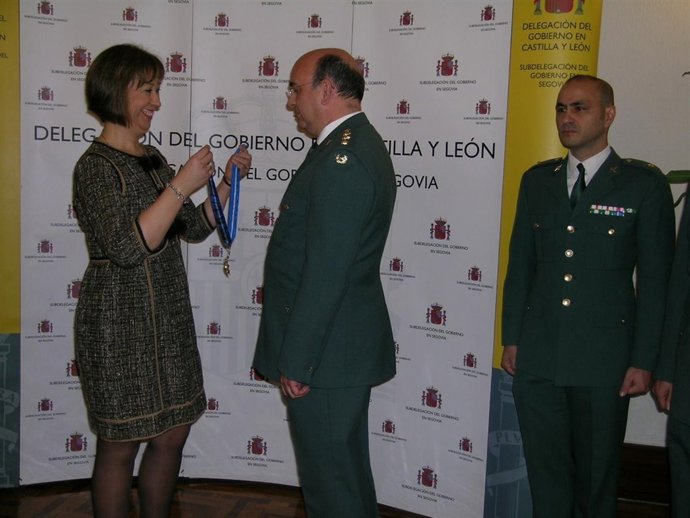  Jiménez Recibe La Encomienda De La Orden Del Mérito Civil