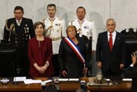Bachelet asume la Presidencia de Chile entre aplausos