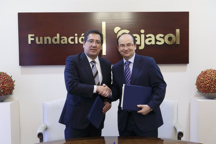 Fundaciones Cajasol y Centenario del Sevilla fomentan el deporte