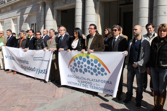 Concentración en memoria de los fallecidos por el 11-M. 
