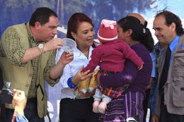 La vicepresidenta de Guatemala encabeza el programa 'Mi Comidita'