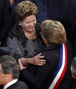 Dilma Rousseff y Michele Bachelet en acto de posesión en Valparaíso