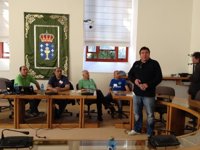 Marineros abandonan el encierro en el Parlamento gallego