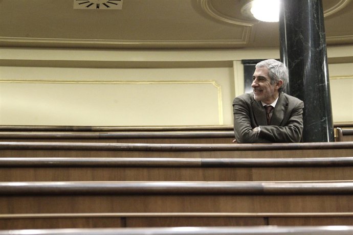 Llamazares solo en el Congreso