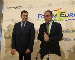 Juan Manuel Moreno Bonilla y Elías Bendodo en Málaga