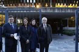 Representantes del PSOE en la presentación de un recurso por el cierre de RTVV