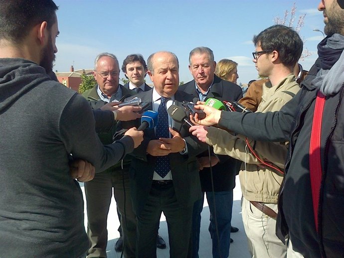 El alcalde de Granada, José Torres Hurtado.