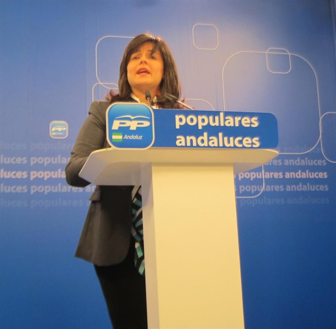 Virginia Pérez en rueda de prensa en el PP-A