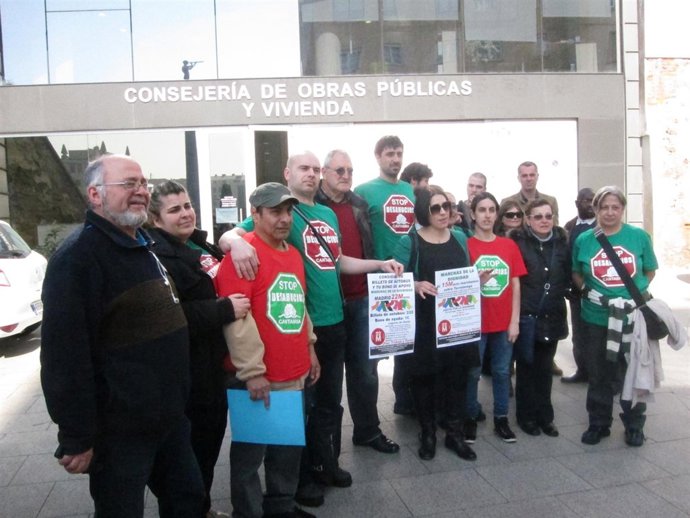 Concentración de la PAH ante la Consejería de Vivienda