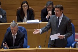 El presidente de la Xunta interviene en la sesión de control en el Parlamento