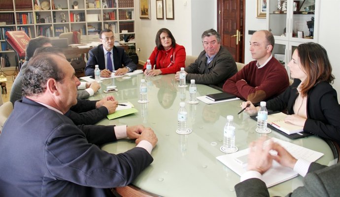 Reunión de Ignacio Caraballo con empresarios de Doñana. 