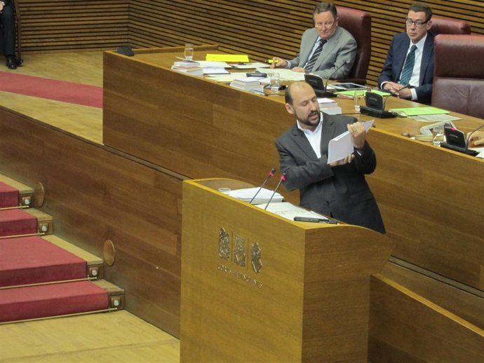 El diputado del PSPV Josep Moreno en las Corts