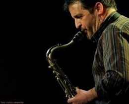 El saxofonista Víctor de Diego 