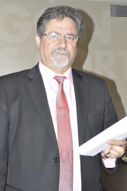 El diputado socialista Ramón Laplana, en las Cortes de Aragón