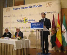 Elías Bendodo y Juan Manuel Moreno Bonilla en Málaga