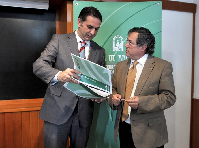 El delegado del Gobierno y Díaz Morillo.