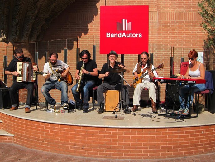 La Companyia Elèctrica Dharma En Un Recital En El Palau De La Música