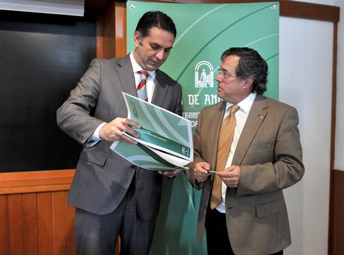 El delegado del Gobierno y Díaz Morillo.