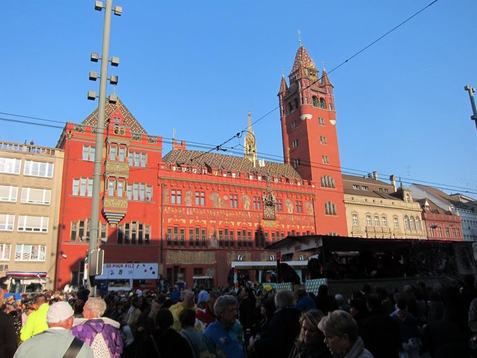 Plaza del Ayuntamiento de Basilea durante el Carnaval