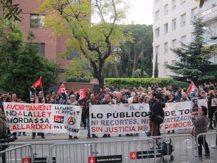 Manifestación por la visita del ministro Alberto Ruíz Gallardón a Barcelona 