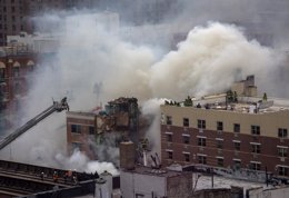 Dos muertos y varios heridos en el derrumbe de dos edificios En Nueva York