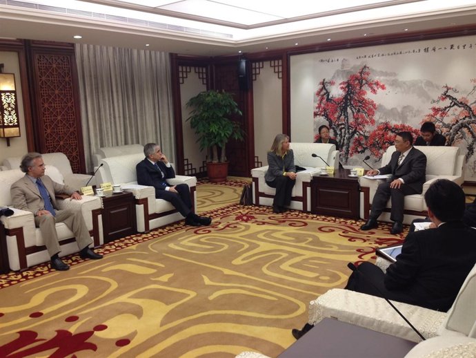 La alcaldesa de Marbella se reúne con empresarios de Cantón (China)
