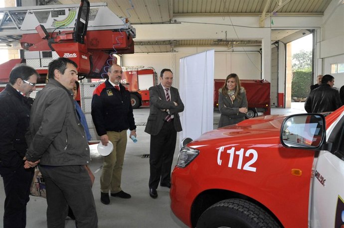 Entrega vehículo bomberos al parque de Nájera
