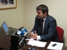 Oliver Roales, abogado de la familia de la menor transexual