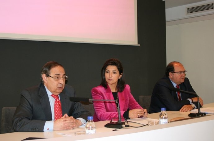 Representantes de CEC y Cecoval en la rueda de prensa 