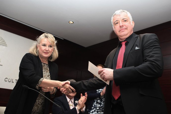 Xavier B.Fernández recibe el premio de la XV edición del premio