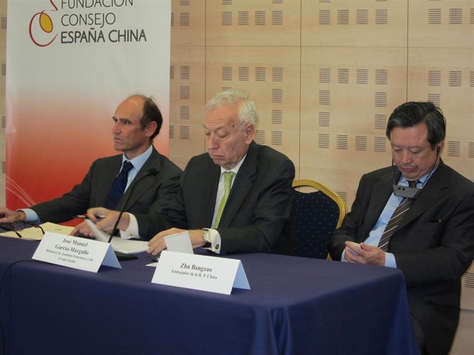 García-Margallo, junto al embajador de China