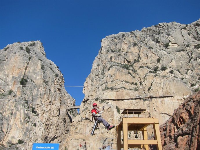Colocación de la primera piedra de las obras del Caminito del Rey