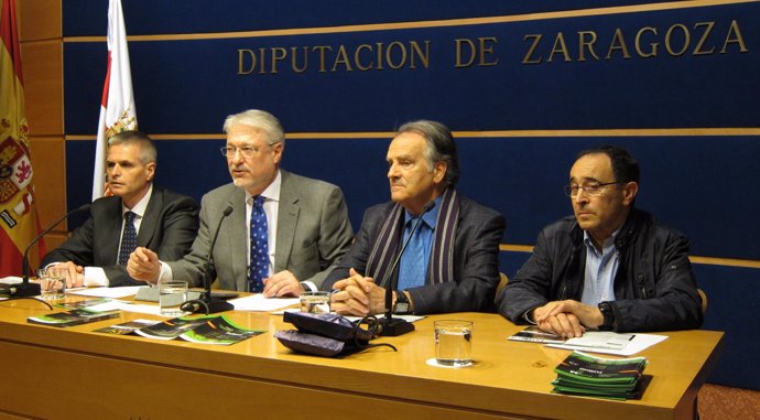 Bolea, Larqué, Flé y Ferrer en presentación del I Encuentro Aragonés de Fútbol