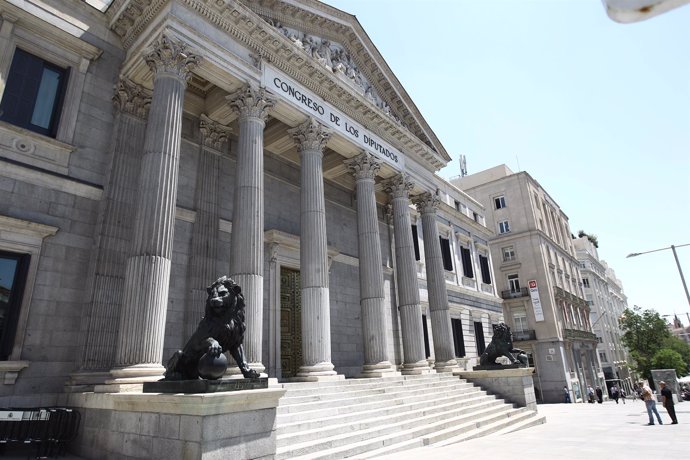 Fachada Del Congreso De Los Diputados