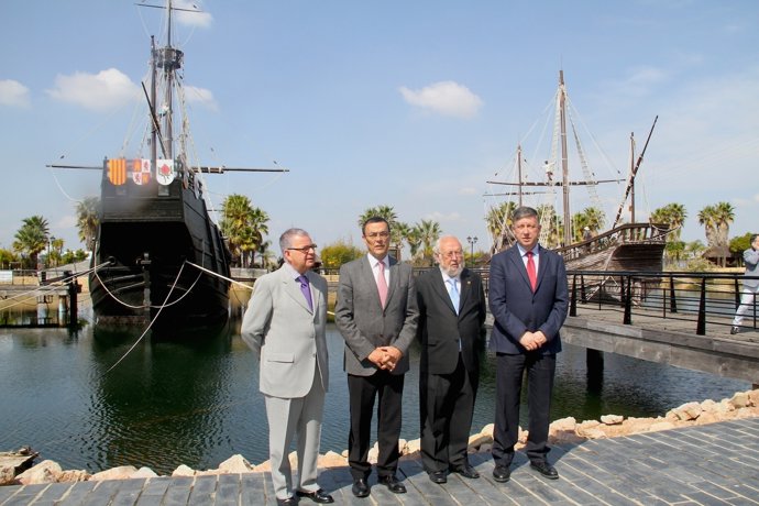El presidente de la Diputación de Huelva, Ignacio Caraballo, en el Muelle.