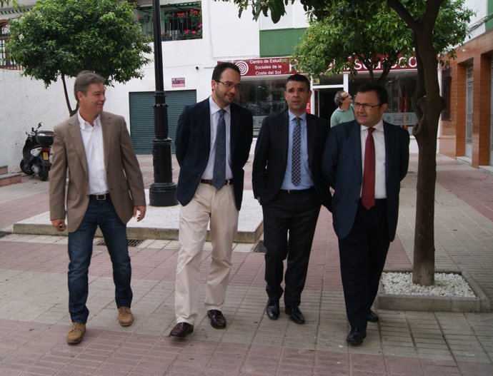 Antonio Hernando, José Bernal y Miguel Ángel Heredia, del PSOE, en Marbella