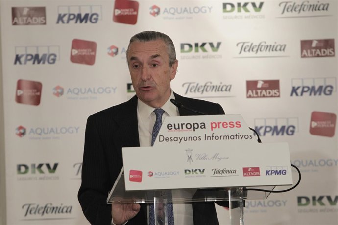 El presidente de la CNMC, José María Marín Quemada, desayuno Europa Press