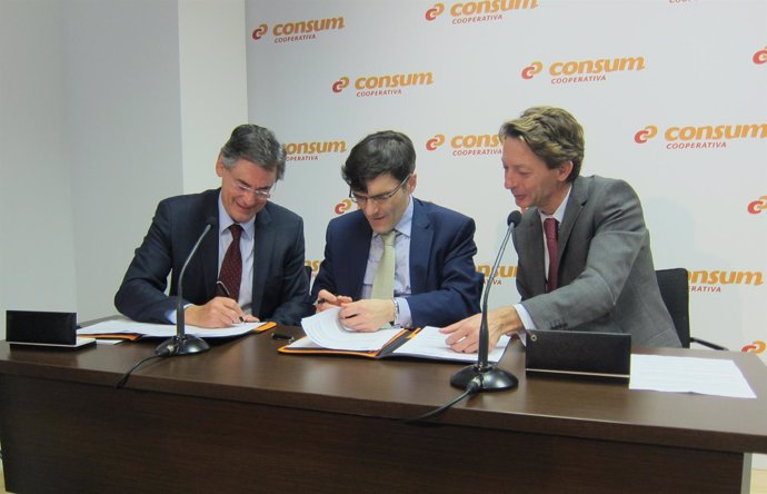 Durich, Durán y Casany durante la firma del Convenio Inserta con Consum