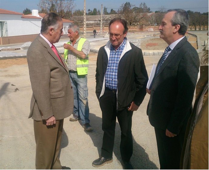 El subdelegado del Gobierno en Huelva, en Puebla de Guzmán. 