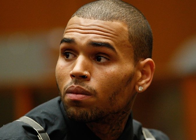 Chris Brown viola la libertad condicional... Y caba entre rejas