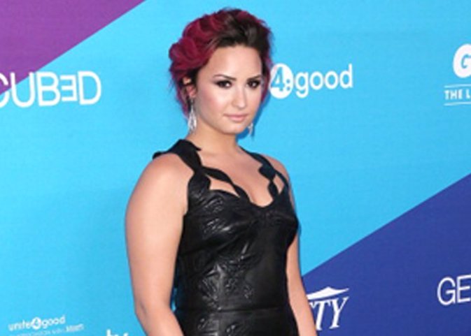 Demi lovato se levanta contra el espectáculo de Lady Gaga no es cool 