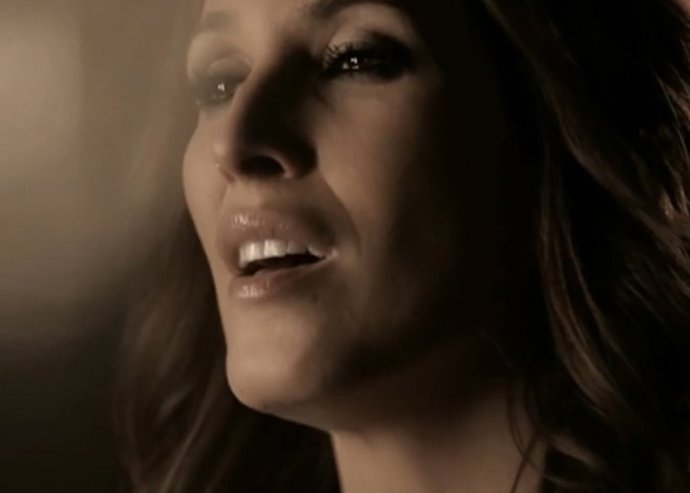 Malú encuentra el amor en "La Voz"