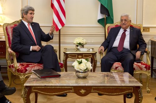 John Kerry se reúne en París con el Presidente Palestino Mahmoud Abbas