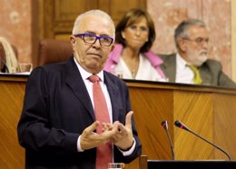 José Sánchez Maldonado, en el Pleno del Parlamento